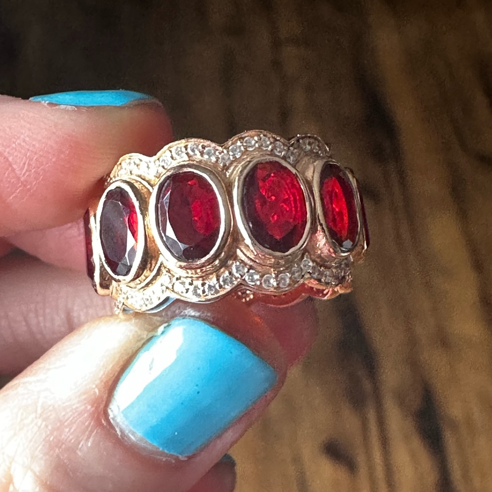 Rose gold plated (over 925 silver) garnet and white topaz ring